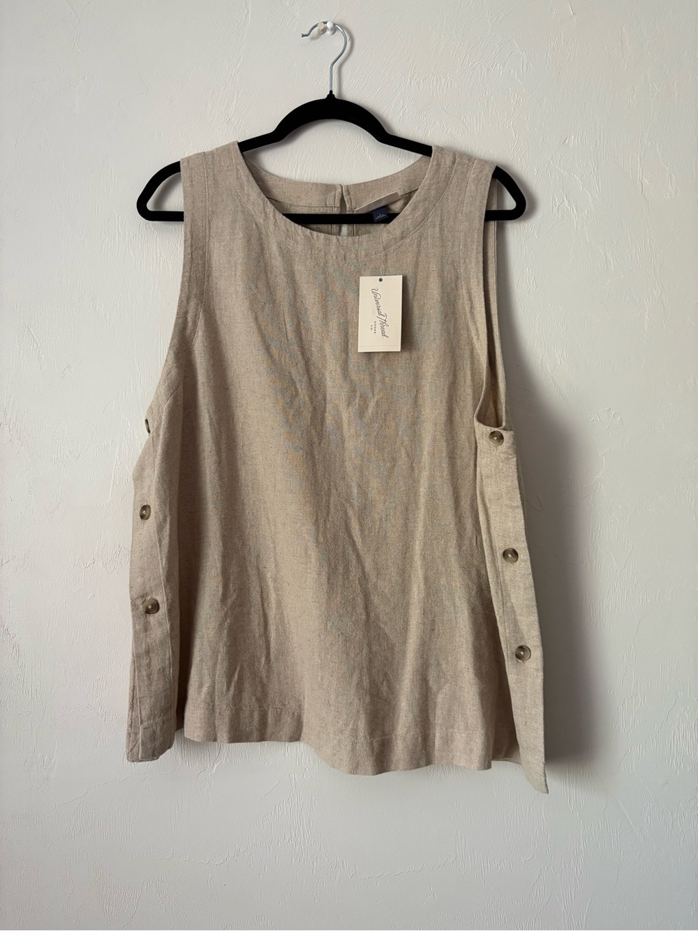 Universal Thread Beige Button-Trim Sleeveless Tank